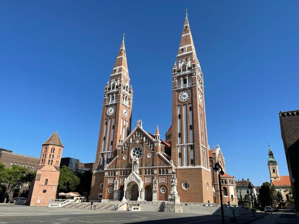 Synagoge View Loft Bestern Szegedin Exterior foto